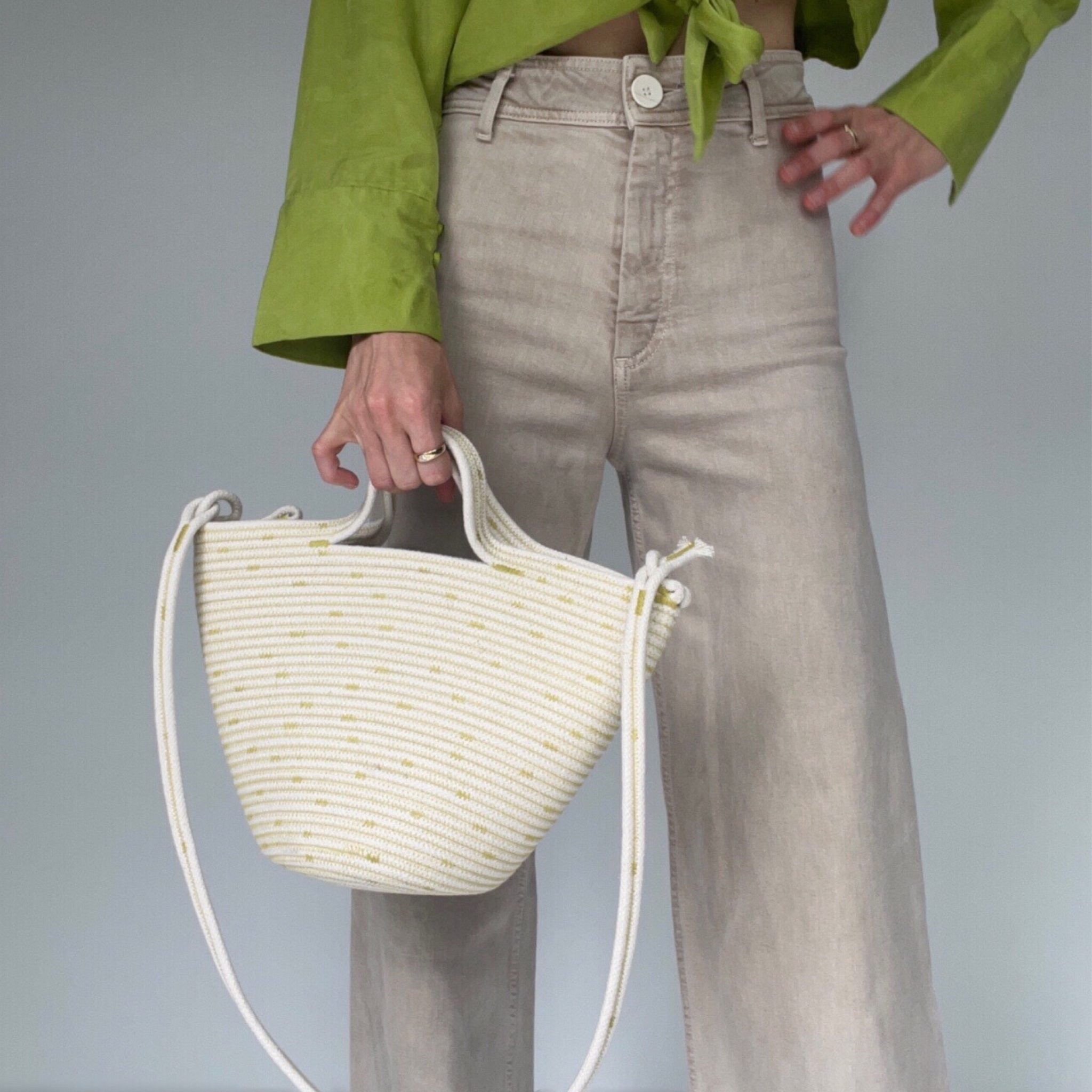 Bucket Sling in Lemon