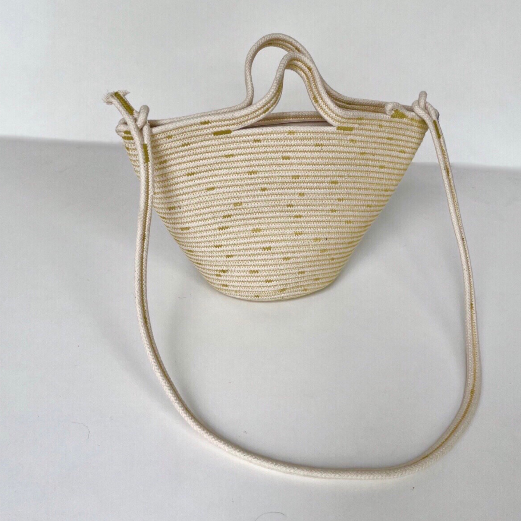 Bucket Sling in Lemon